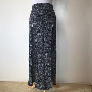 Brandy Melville flower slit skirt